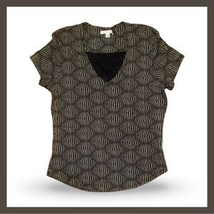 Page black and white illusion top